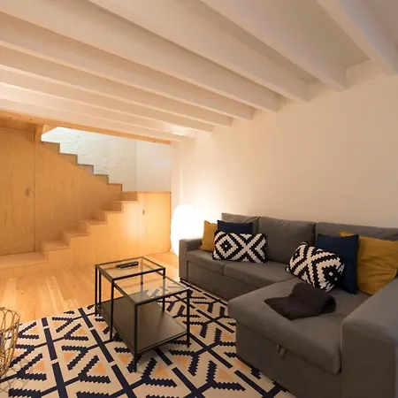 Lovelystay - Modern Triplex With Ac Near Beach, Metro & Fish Market Matosinhos (Porto)