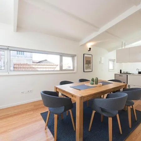 Lovelystay - Modern Triplex With Ac Near Beach, Metro & Fish Market * Matosinhos (Porto)