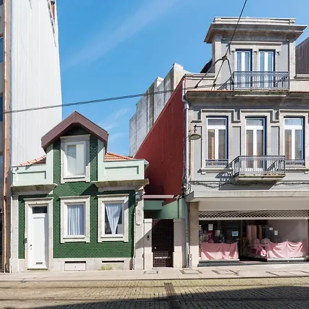 Apartment Lovelystay - Modern Triplex With Ac Near Beach, Metro & Fish Market Matosinhos (Porto)