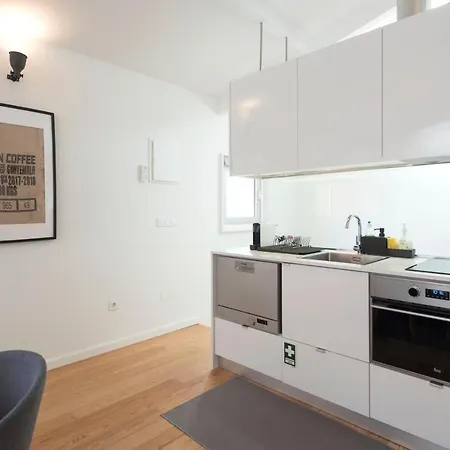Lovelystay - Modern Triplex With Ac Near Beach, Metro & Fish Market * Matosinhos (Porto)