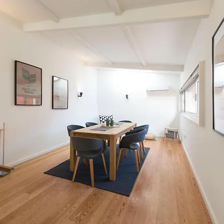 Lovelystay - Modern Triplex With Ac Near Beach, Metro & Fish Market * Matosinhos (Porto)