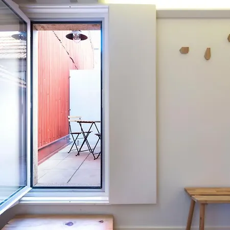 Apartment Lovelystay - Modern Triplex With Ac Near Beach, Metro & Fish Market *