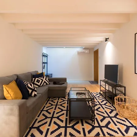 Lovelystay - Modern Triplex With Ac Near Beach, Metro & Fish Market * Matosinhos (Porto)